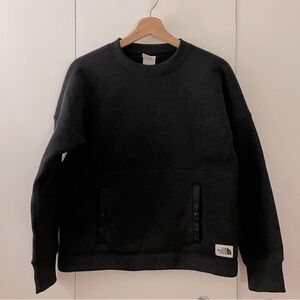 North Face fleece sweater with pocket